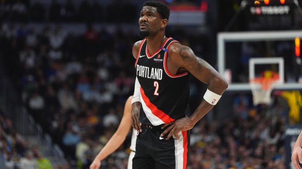 泸深通 记者：湖人有意签下艾顿，他与东契奇同属一名经纪人